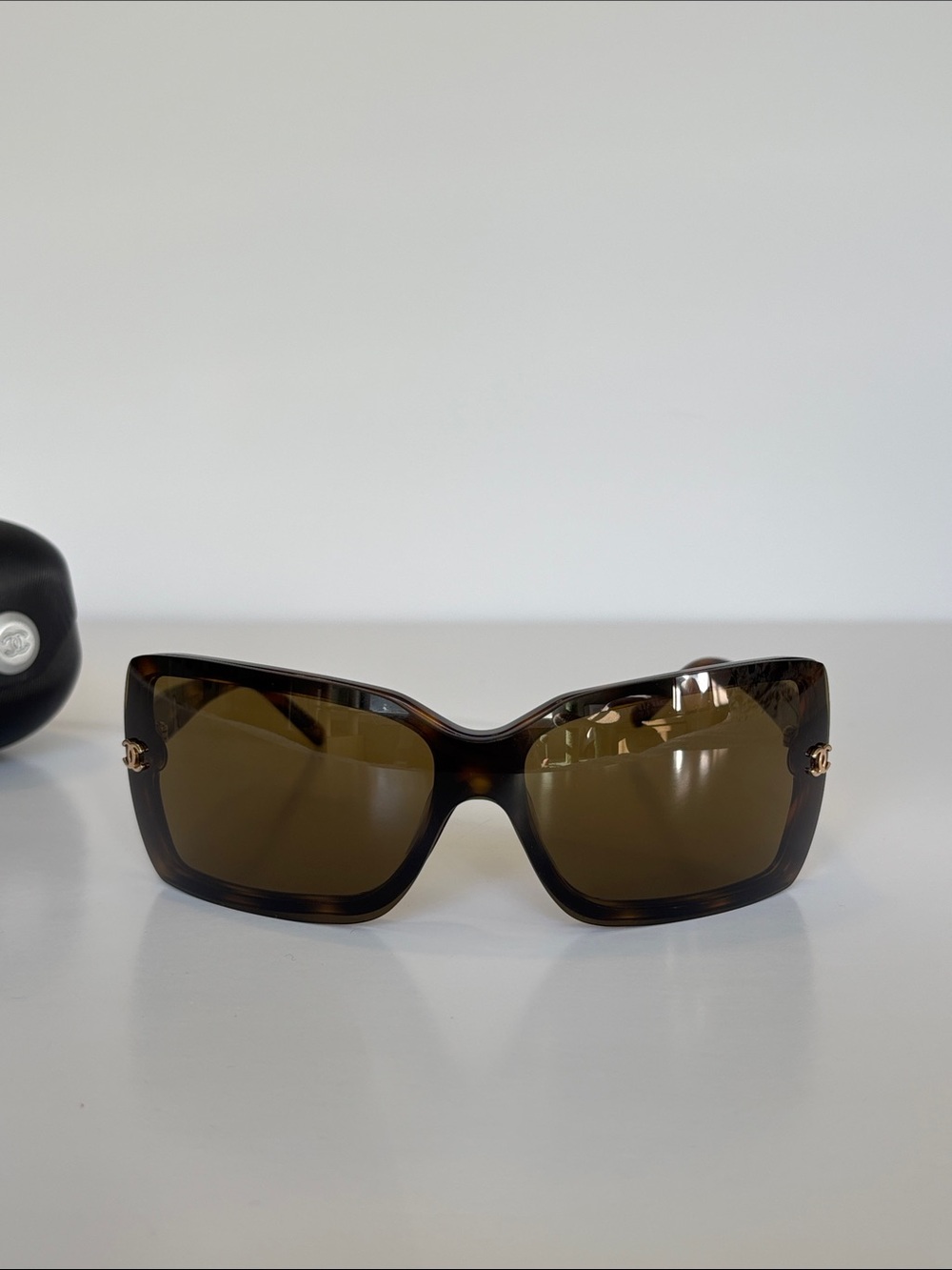 CHANEL Vintage Y2K 5065 Tortoiseshell Shield Sunglasses - Picture 7 of 11